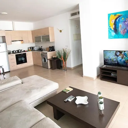 Glabur - The Elite - Exceptional Floor City, Welcomes U!!! * 尼科西亚